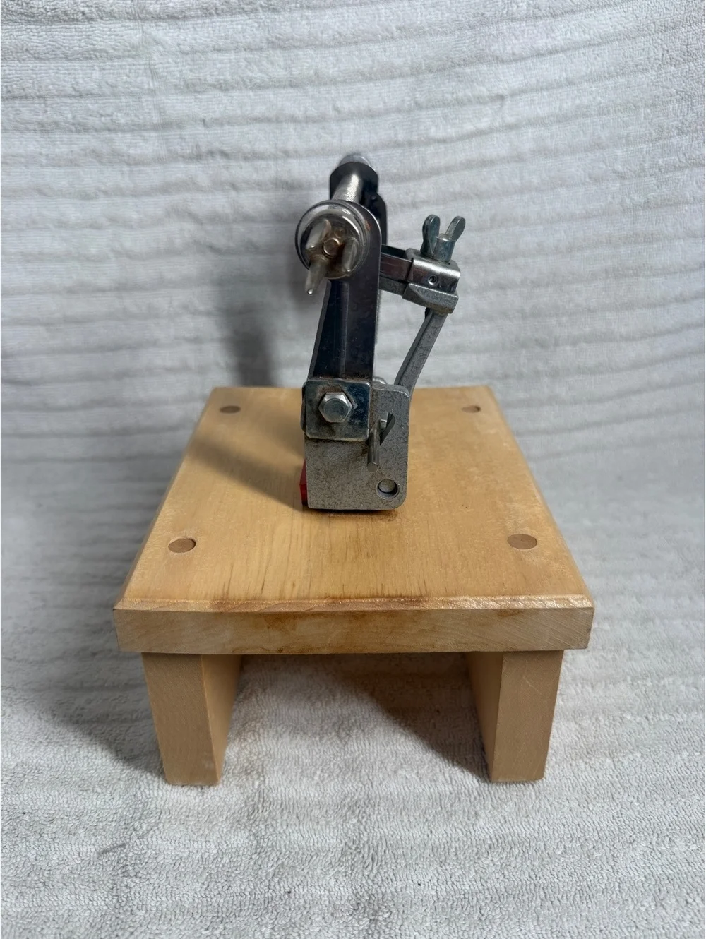 The Pampered Chef Apple Peeler with Wooden Base and Red Handle